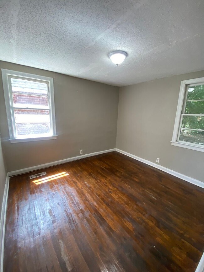 Building Photo - 1035 Fisk Ave