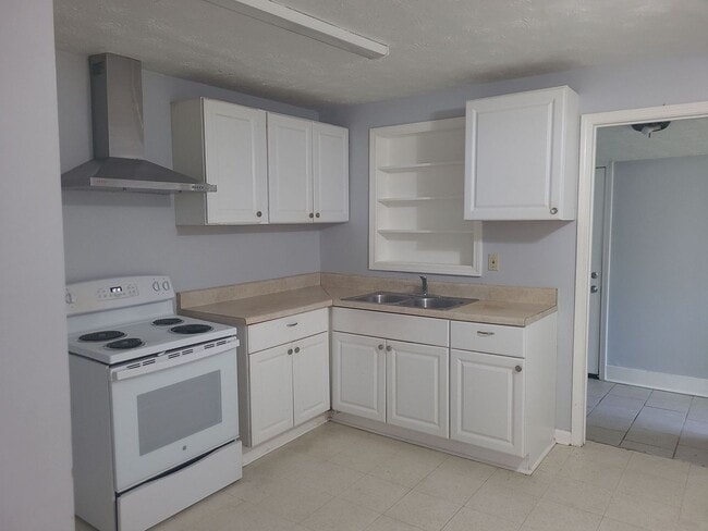 Building Photo - Single Family Home