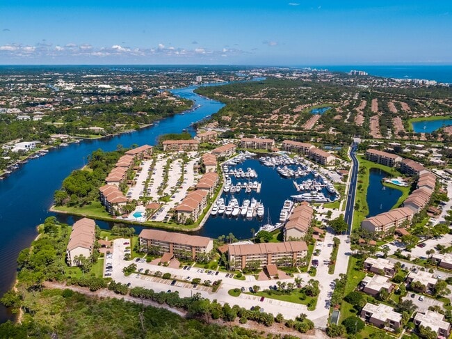 Building Photo - 2301 Marina Isle Way