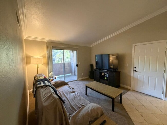 Building Photo - A Fantastic and Super Clean 1 Bedroom, 1 Bathroom upstairs unit.