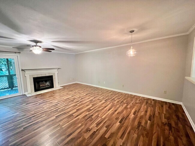 Building Photo - Charming Two-Story 2BD, 2.5BA Raleigh Cond...
