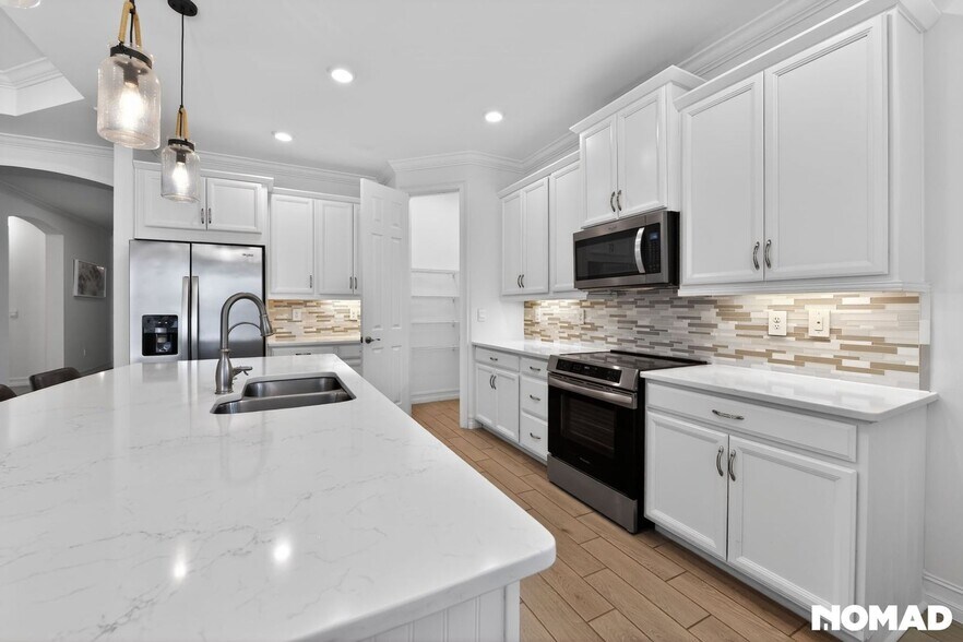 Building Photo - 229 Vinadio Blvd