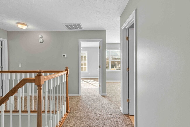 Building Photo - 302 Altavista Loop