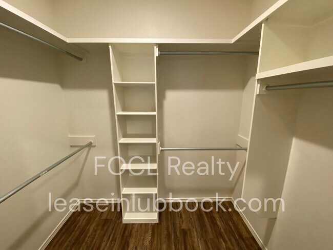 Building Photo - Luxury Townhome (Frenship ISD)
