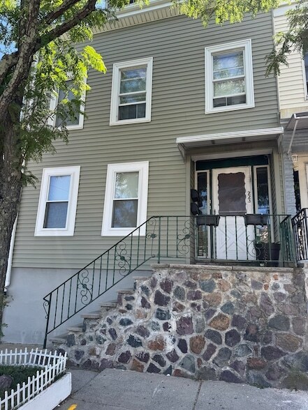 Building Photo - 223 Trenton St