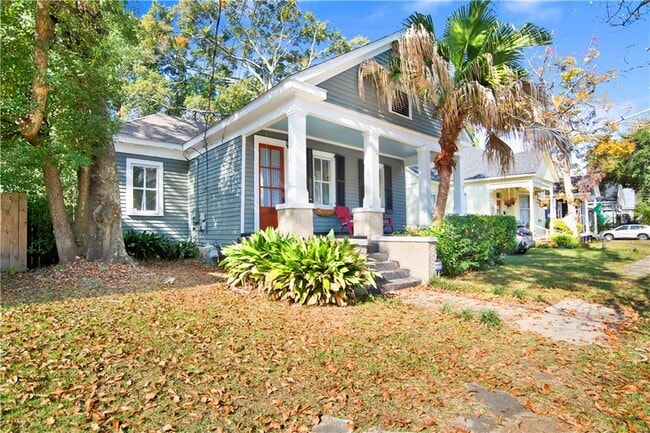 Building Photo - 112 Espejo St