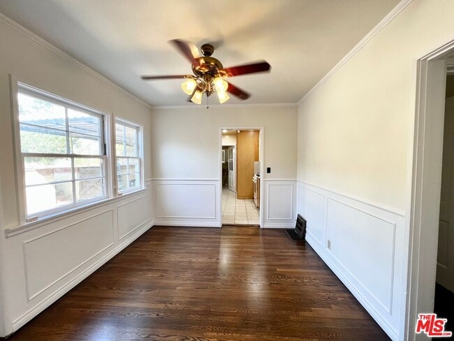 Building Photo - 5039 Inadale Ave