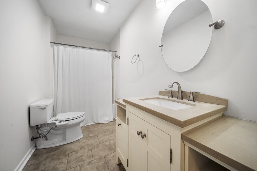 Building Photo - 3131 Harrington Ct