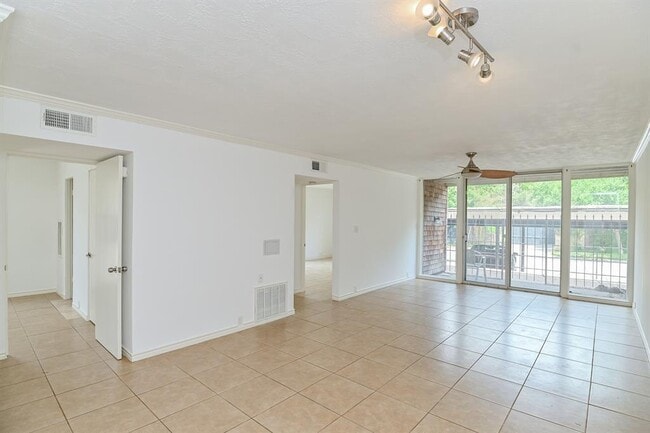 Building Photo - 5353 Institute Ln