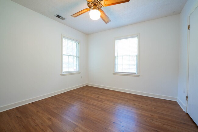Building Photo - 3159 Wilcox Ave