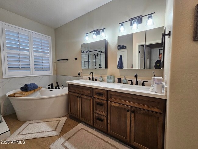 Building Photo - 4622 E Happy Coyote Trail