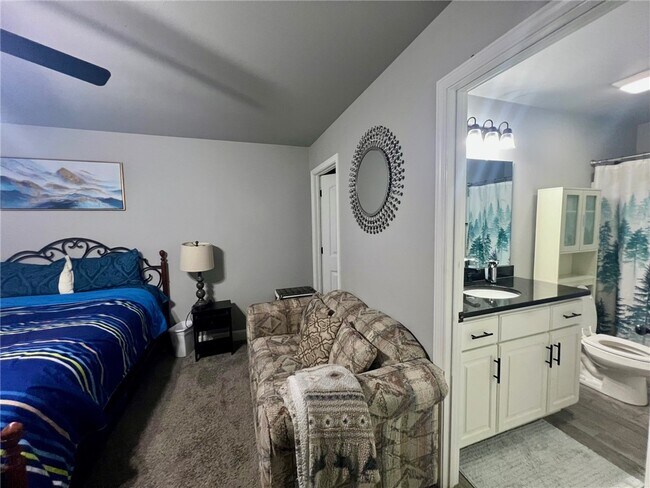 Building Photo - 2350 Cameo Ln