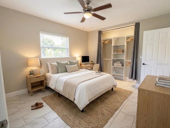 Building Photo - 2893 Webley Dr NE