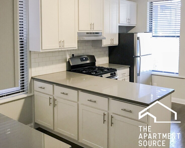 Building Photo - 2730 N Wayne Ave