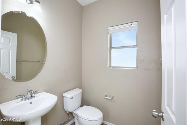 Building Photo - 18515 W Sunbelt Dr