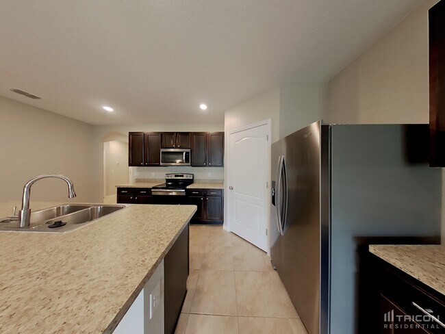 Building Photo - 5994 Churchill Square Way
