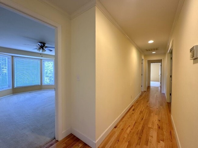 Building Photo - Luxury living in Gig Harbor!