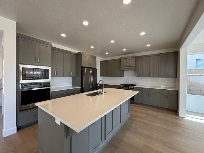 Building Photo - BRAND NEW 4 BEDROOM HOME OR RENT!