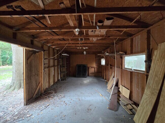 Building Photo - 776 Kenyon Ave