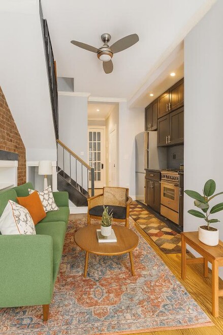 Building Photo - 221 Mott St