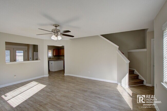Building Photo - 121 Sioux Ct