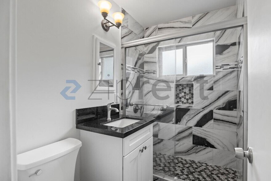 Building Photo - 122 Asbury St