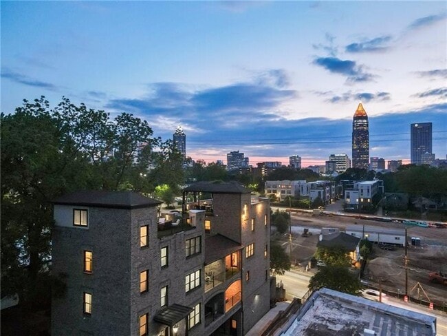 Building Photo - 631 Boulevard NE
