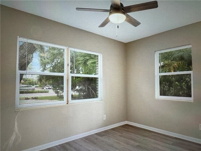 Building Photo - 2157 10th Ave