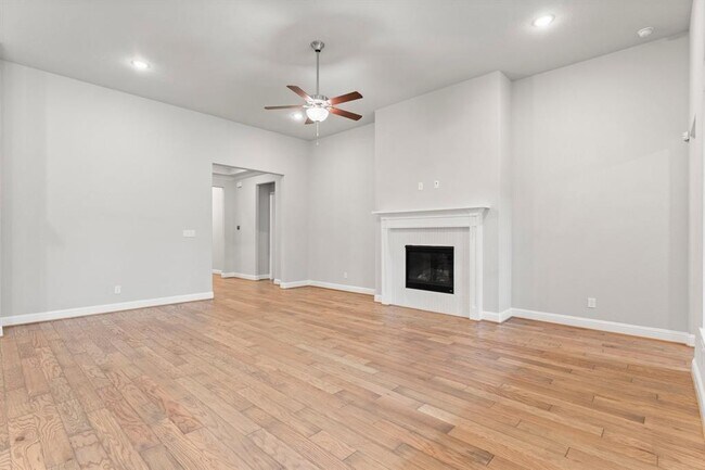 Building Photo - 40 Venetia Grove Dr