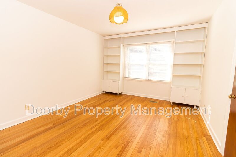 Building Photo - 203 Dawn St