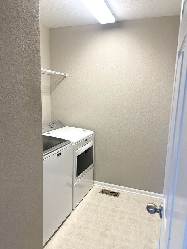 Building Photo - Home for rent in the Traditions neighborhood Aurora CO 80018