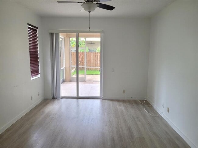 Building Photo - 608 Stanton Dr