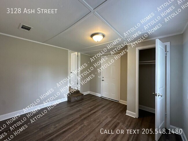 Building Photo - 3128 Ash St