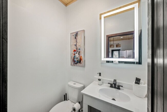 Building Photo - 152 Baxter Rd