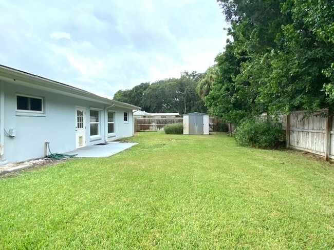 Building Photo - Beautiful 3 Bedroom Ormond Beach Home!