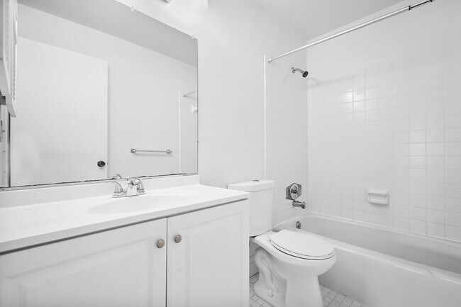 Building Photo - 2050 Oleander Blvd