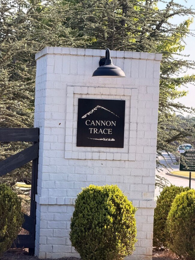 Building Photo - Unwind in Winder, with a Beautiful 3 Bed 2.5 Bath Townhome!