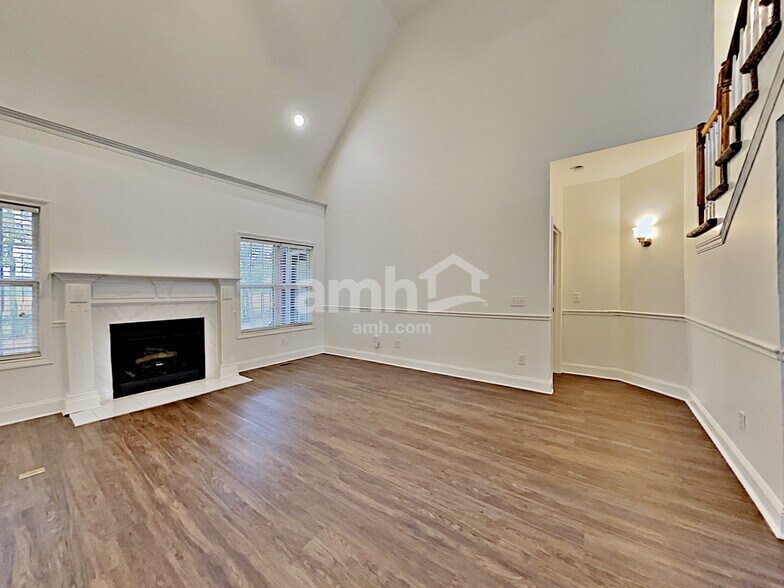Building Photo - 311 Annadel St