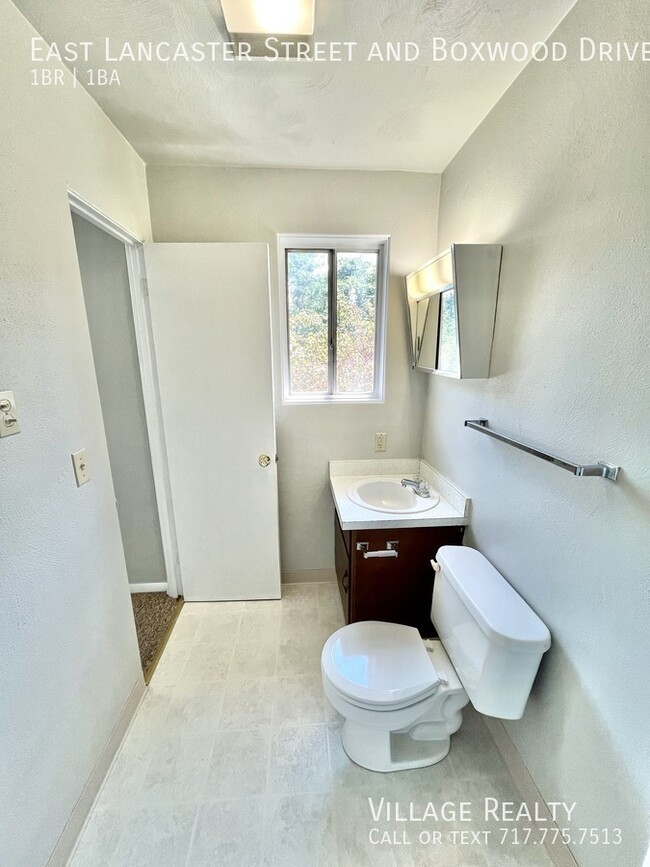 Building Photo - Available NOW! Budget-friendly 1-Bed w/ On...