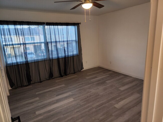 Building Photo - 3001 S Pines Dr