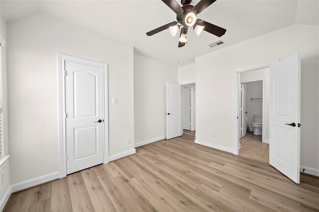 Building Photo - 26726 Longleaf Valley Dr
