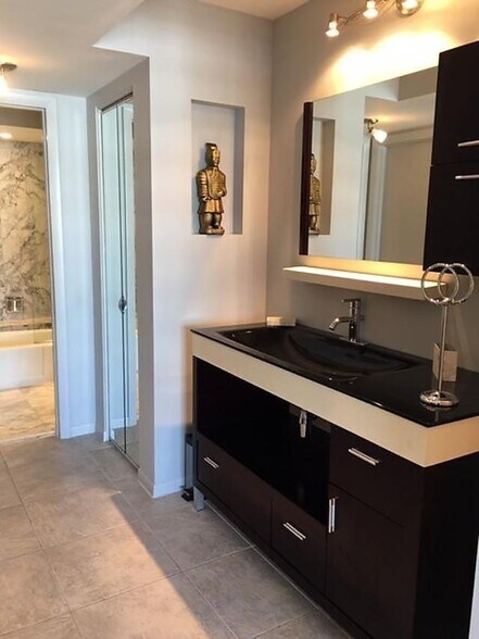 Building Photo - 3900 Galt Ocean Dr