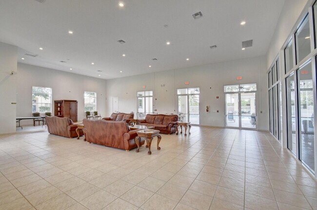 Building Photo - 8020 Briantea Dr