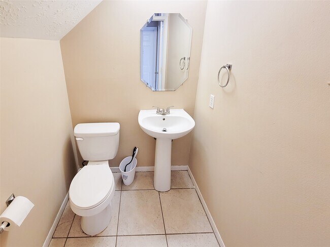 Building Photo - 4626 Jaymar Dr