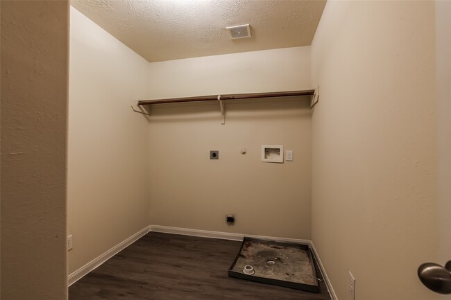 Building Photo - 5410 Rio Sabinas St