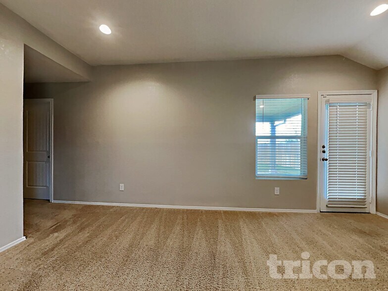 Building Photo - 414 Lance Trail