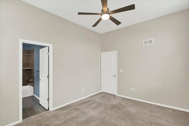 Building Photo - 9318 E 58th Dr