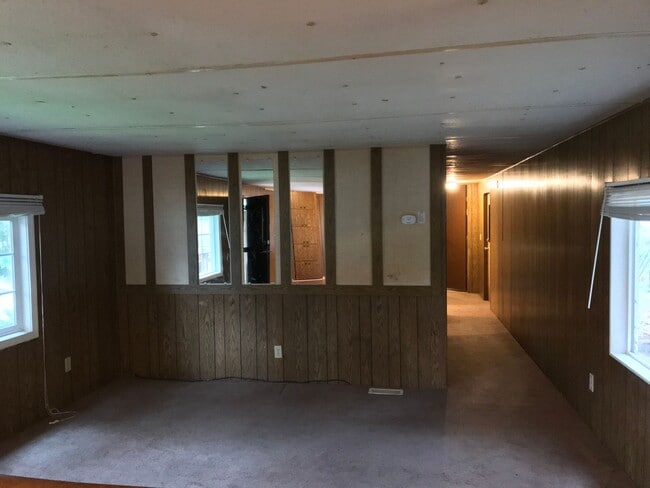 Building Photo - Charming 2 Bedroom in the Mountains!