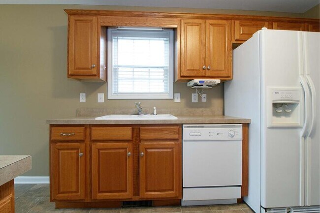 Building Photo - 284 Ballygar Ct