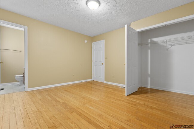 Building Photo - 531 Bell Pl Dr